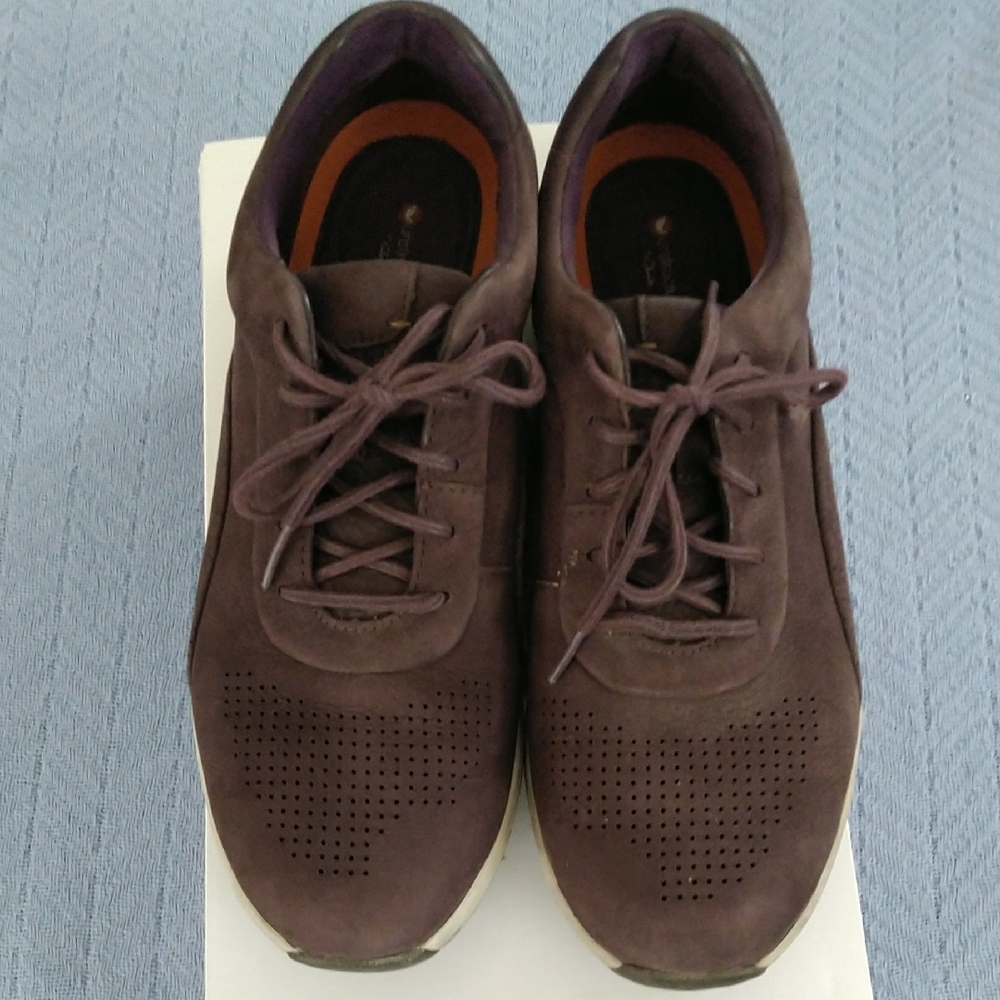 Women's Clarks Unstructured Uncruise Lace shoes in Auburgine. Size 11M